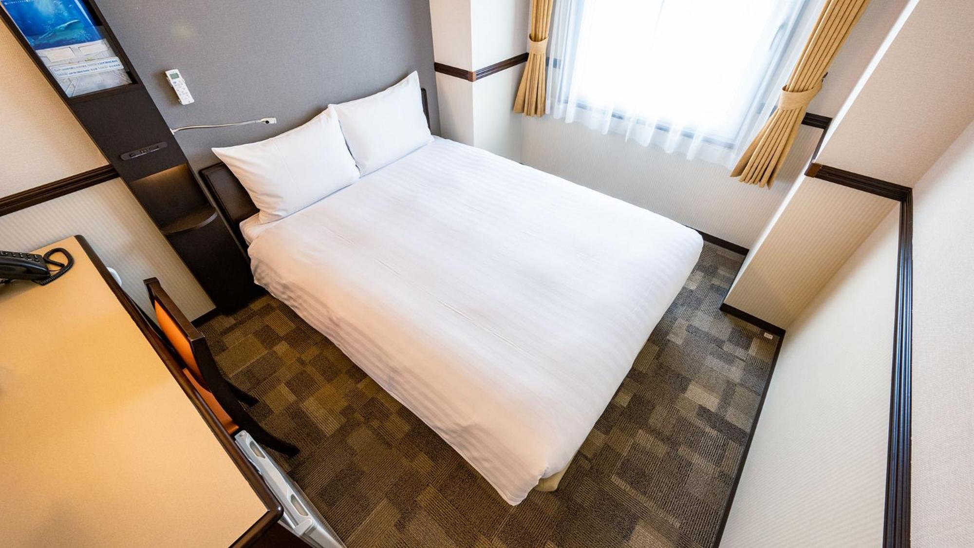 Toyoko Inn Fukushima Eki Nishi Guchi Rum bild