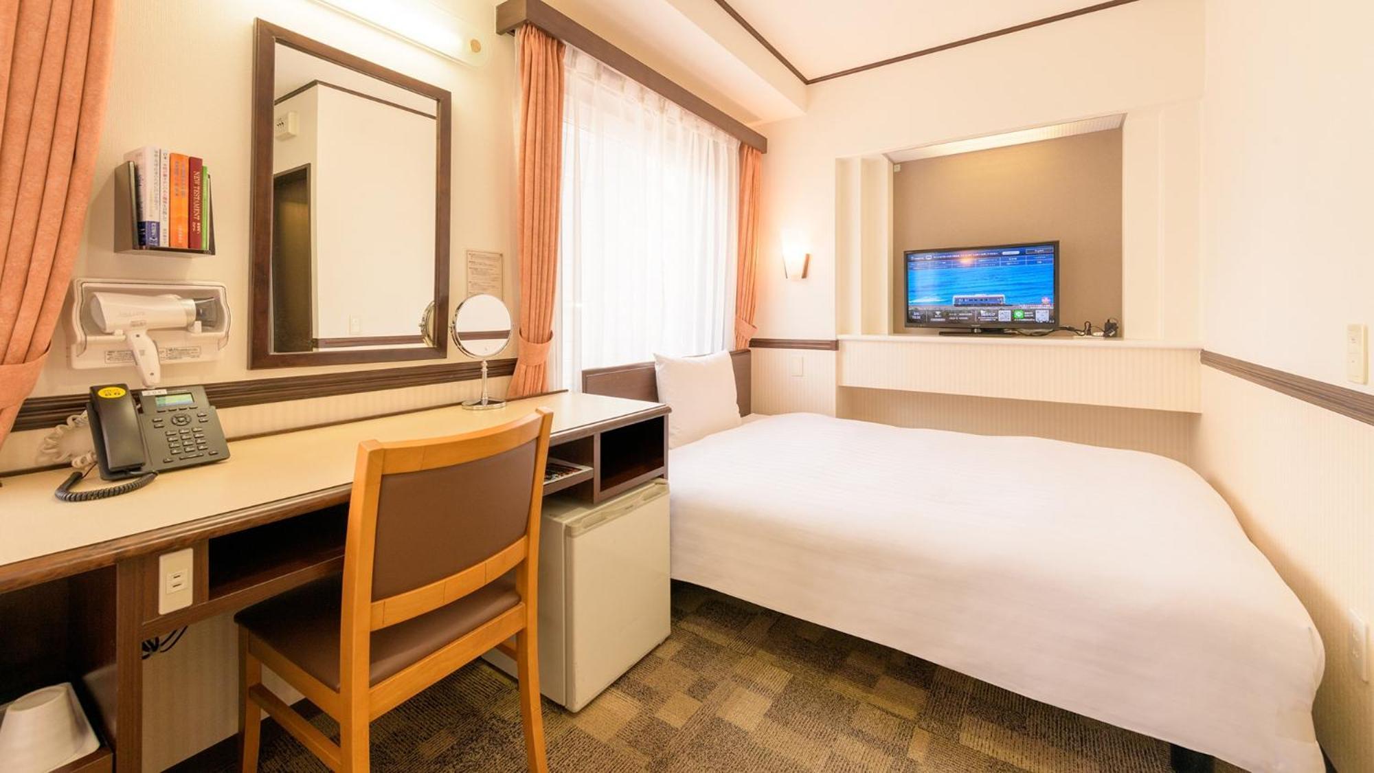 Toyoko Inn Fukushima Eki Nishi Guchi Rum bild